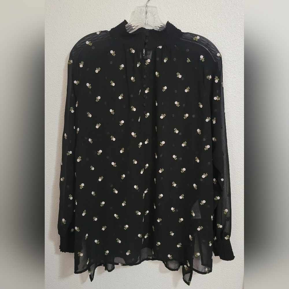 Cabi embroidered floral sheer top sizeb medium
